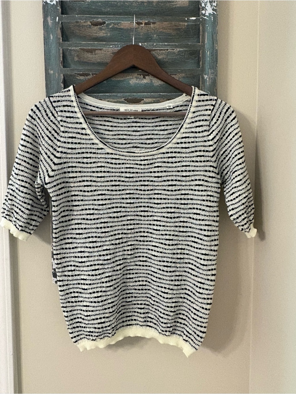 Max Studio London Black & Ivory Striped Short Sleeve Knit Top